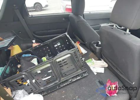 2011 Ford Escape Xlt from USA, damaged, VIN 1FMCU0D72BKA70174